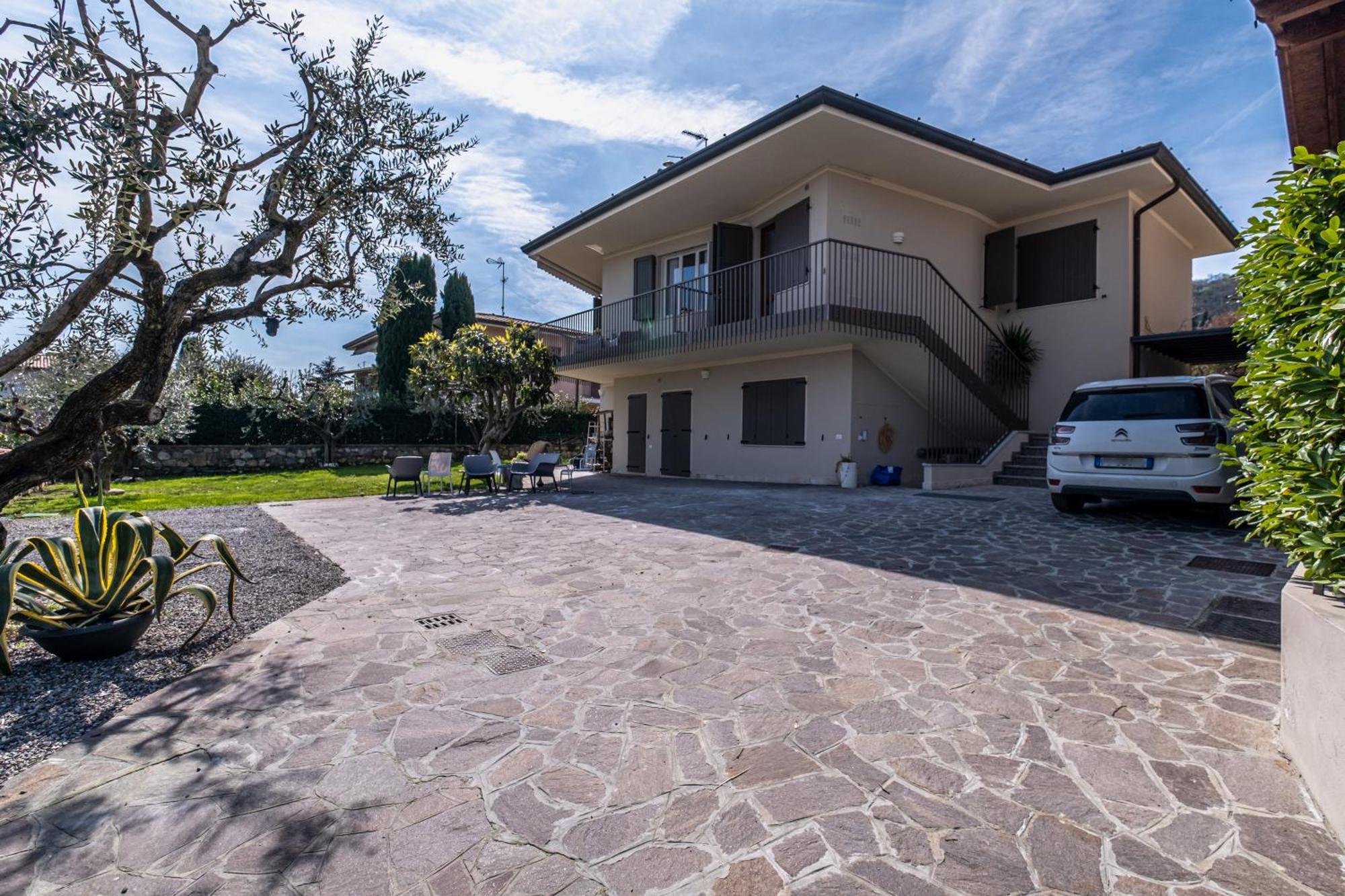 Il Lago Dei Sogni - Stupenda Vista Lago E Colline Barcuzzi Exterior photo